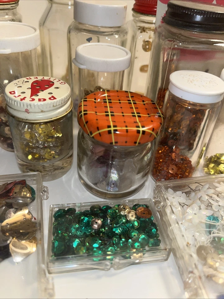 Contas de artesanato vintage lantejoulas em frascos vintage, glitter roxo, branco, verde azul - Imagem 3 de 4