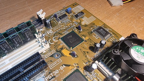 Tekram P5T30-B4 Rev 1.4 Motherboard + Pentium MMX 166MHz + 32MB RAM + VGA Gift - 第 6/13 張圖片