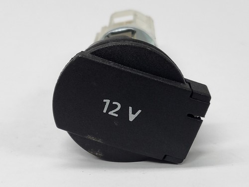 VW Golf 5 1K - 12V Zigarettenanzünder Steckdose (11)