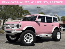 2023 Ford Bronco BLACK DIAMOND, PINK WRAP