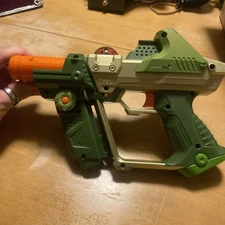 Lazer Tag 2004 Tiger Electronics Green Orange Team Ops Laser Gun Toy 