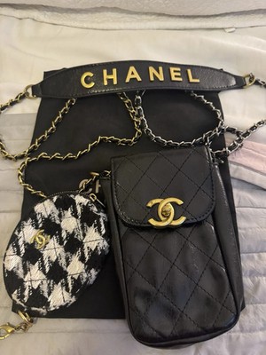 Chanel Mobile Bag nie getragen im Karton der Karton ist etwas beschädigt