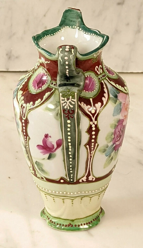 Jarrón Art Nouveau dimensional de porcelana pintada a mano - hermosas rosas - 6-1/4" Foto 2 de 4