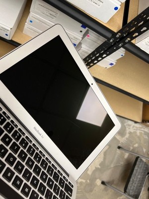 Apple MacBook Air A1465 11.6