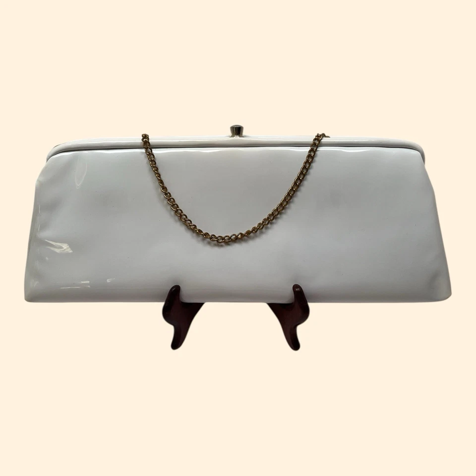 Cartera sin asas de charol blanco de colección de los años 60 con asa de cadena dorada interior naranja Foto 2 de 4