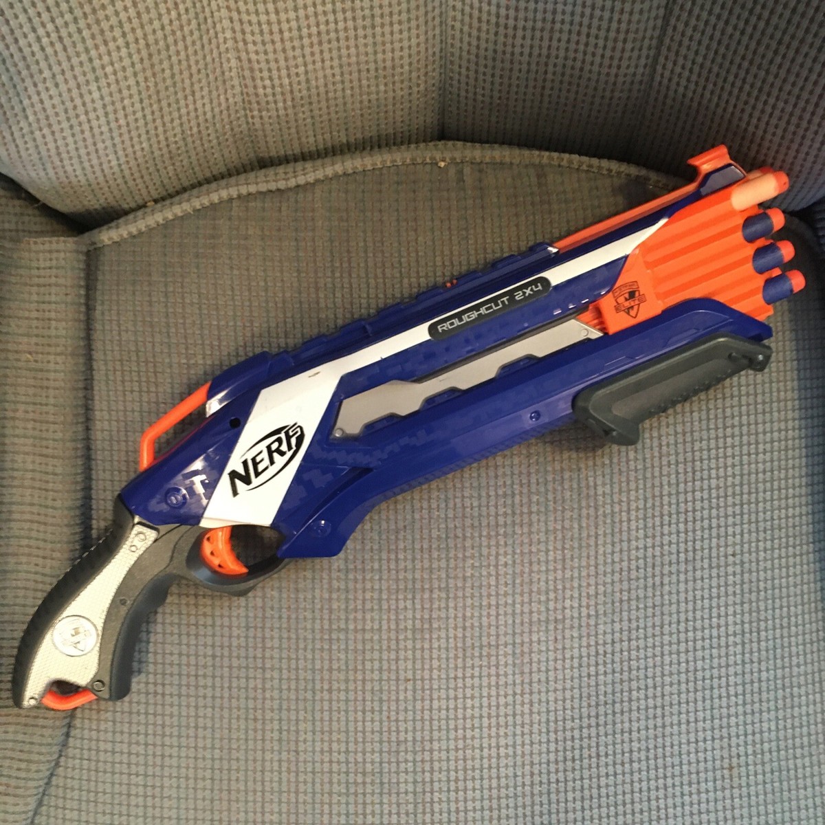 Dart Pump Shotgun Nerf N-Strike Elite Rough Cut 2x4 Hasbro