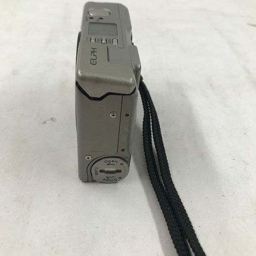 Canon Original ELPH Camera w/ Strap see Description - Picture 7 of 13
