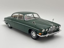 Bos 1/18 Jaguar Mark X 10th Generation 420G UK Green Resin Unopenable Car Model