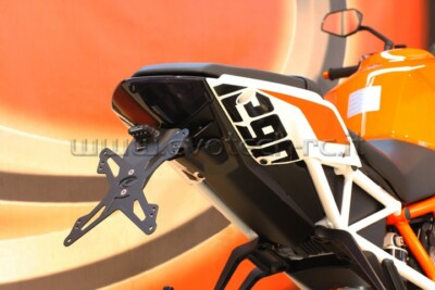 EVOTECH VERSTELLBARER KENNZEICHENHALTER KTM 1290 SUPERDUKE R 2014-2019 + RÜCKSTRAHLERLICHT