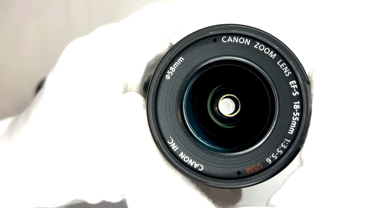 Canon EOS Kiss X4 DSLR Camera + EF-S 18-55mm F3.5-5.6 USM Lens Kit