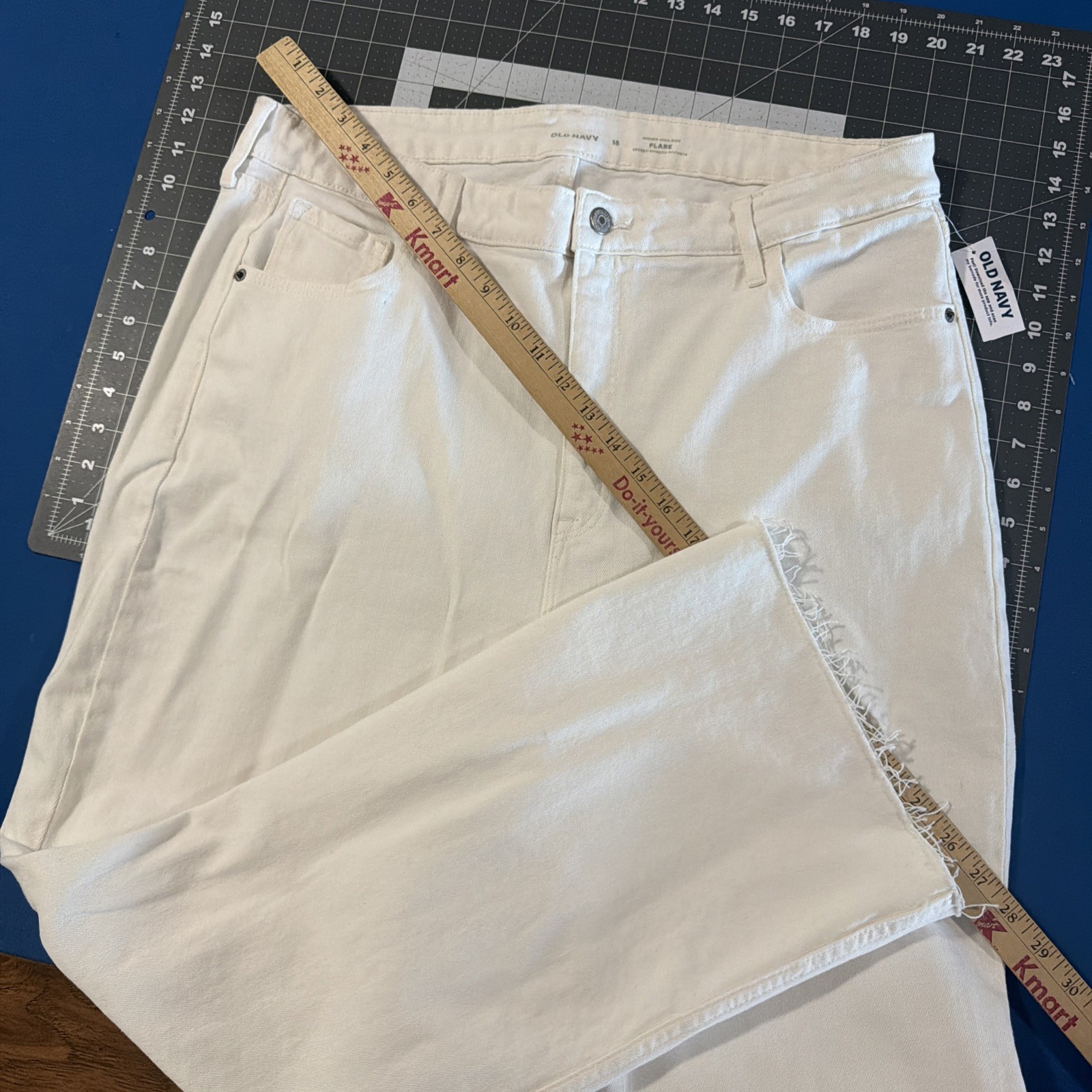 Old Navy Pop Icon Flare Jeans Women’s 18 White Higher Hi-Rise Raw Hem - New