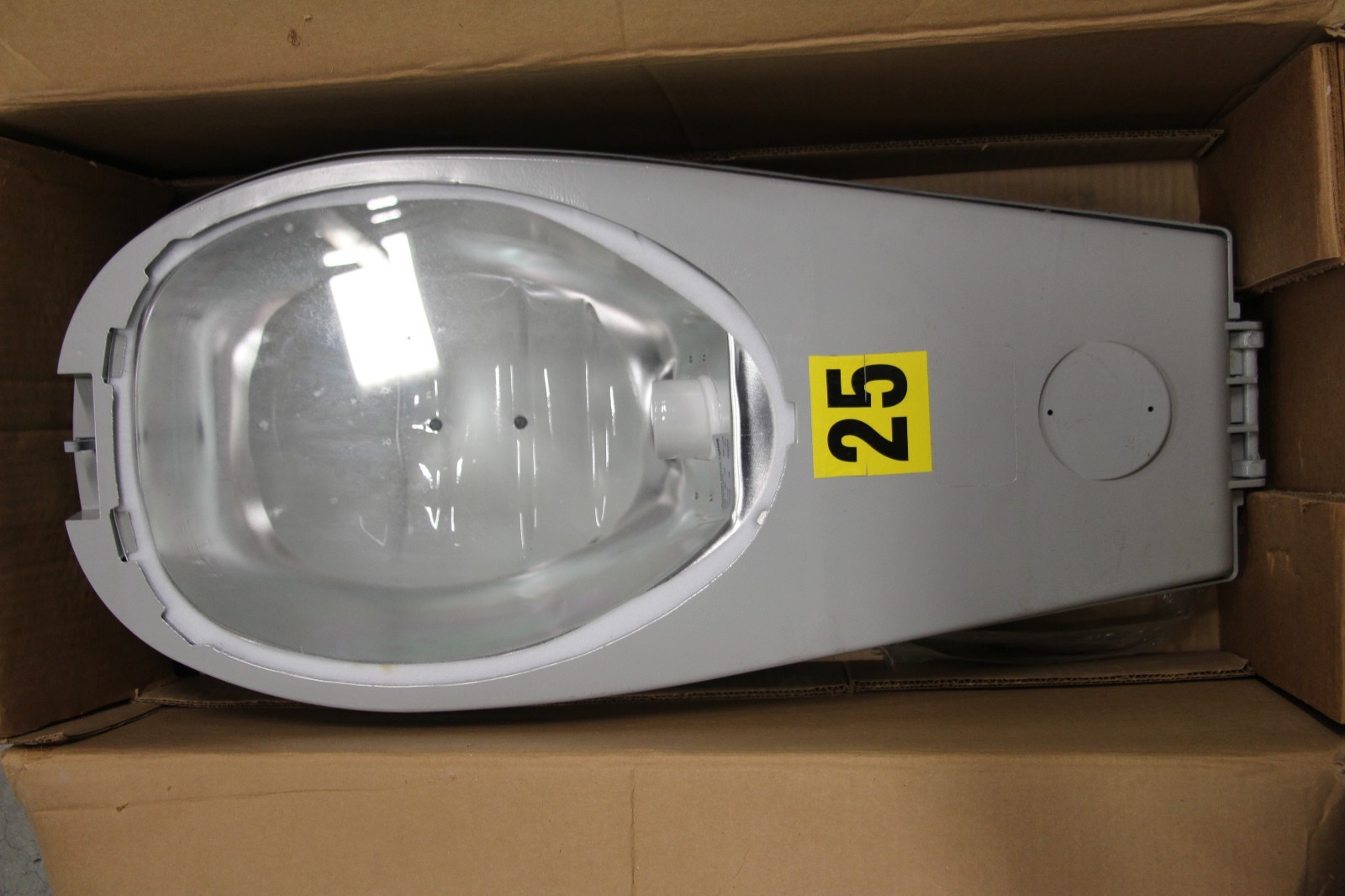 American Electric Lighting Street Light 154AJM 250W 125 25S CA 277 R3