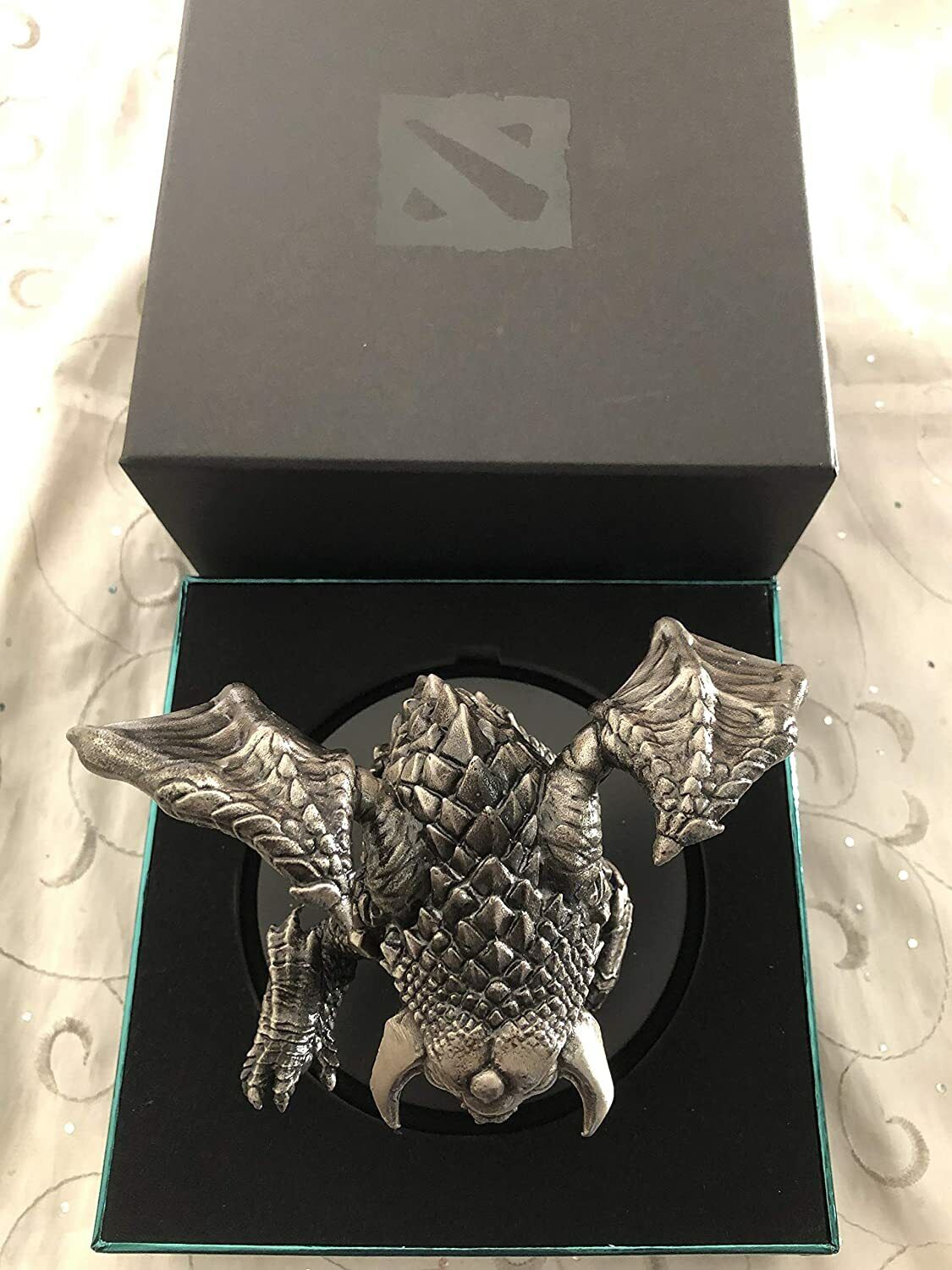 2019 Valve Corportion Collectors Baby Roshan Dota 2 Statue Figurine  Collection