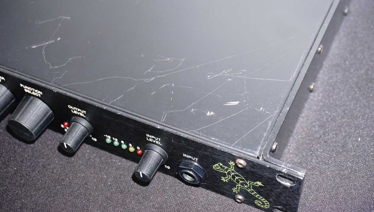 Rocktron Chameleon 24bit DSP Guitar Preamp & Effects Original