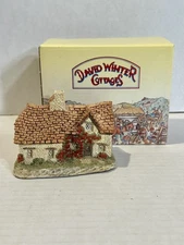 David Winter Cottages Sussex Cottage 1982 Hand Painted House In Original Box COA