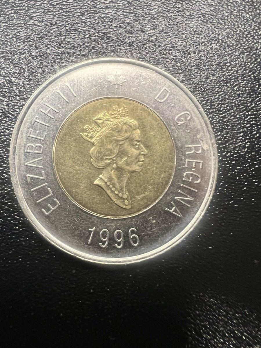1996 Canadian Toonie 2 dollar coin. Queen E and Polar Bear. With