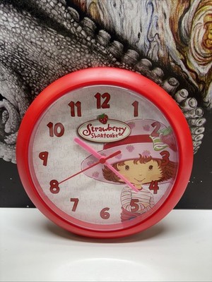 2005 9'' Round Strawberry Shortcake Wall Clock - Tested & Works!