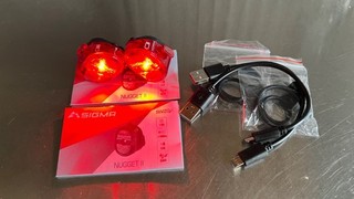 2 x SIGMA SPORT NUGGET II Fahrrad Rücklicht Rot/Schwarz