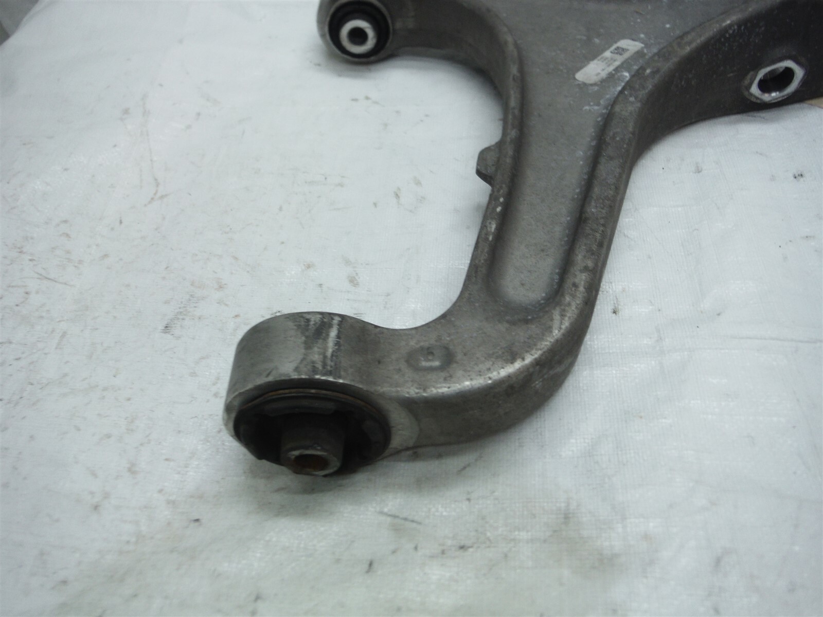 2014-2017 MASERATI GHIBLI PASSENGER RIGHT FRONT LOWER CONTROL ARM 06700071790