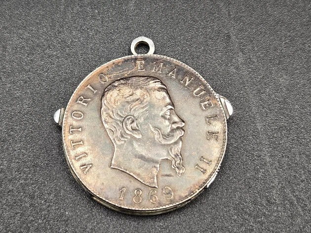 Cuchillo de bolsillo CEM Maniago plata 1869 Italia Vittorio Emanuele II moneda de 5 liras de colección Foto 2 de 4