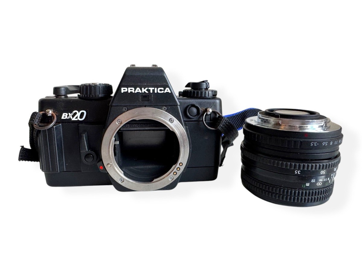 Praktica BX20 35mm SLR Film Camera & Pentacon 35-70mm Lens Kit Bag