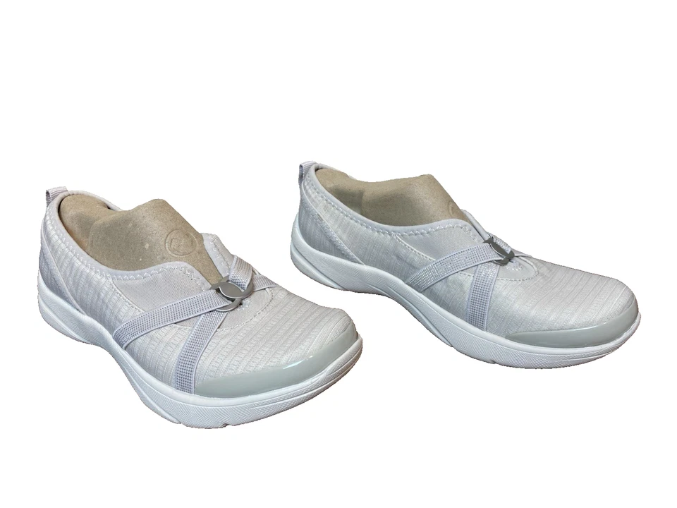 BZEES LANA ROUND TOE CASUAL SLIP ON WOMENS  COMFORT SHOES WASHABLE SIZE 8W - Image 3 of 4