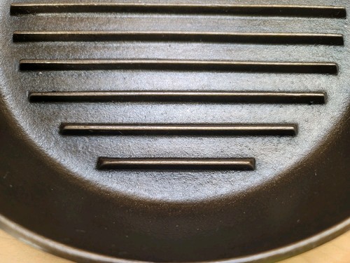 Griswold Cast Iron HTF #9 Small Logo Broiler Skillet FULLY RESTORED - Picture 5 of 22