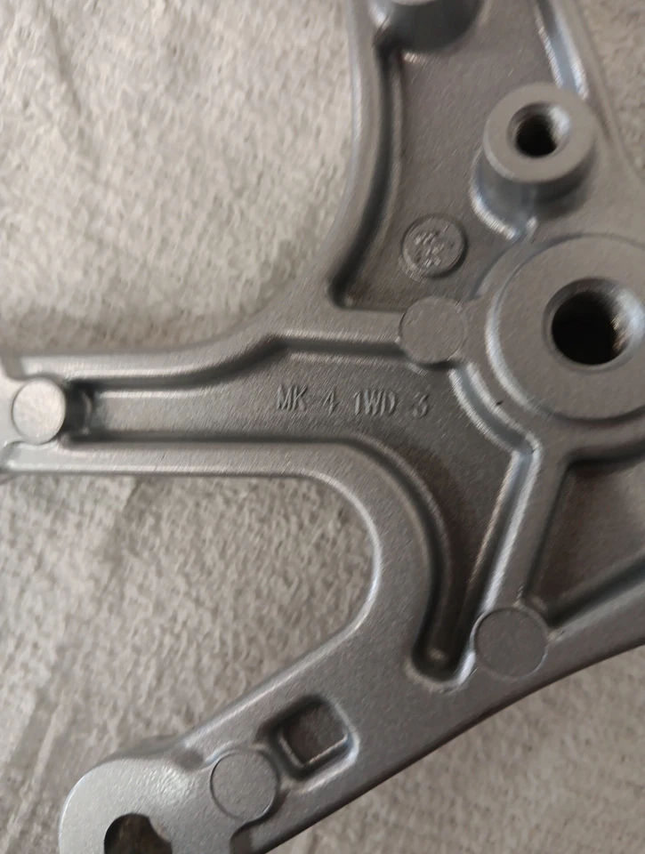 2020 Oem Yamaha R3 Bracket#1WD-F7443-00-00 Foto 4 de 4