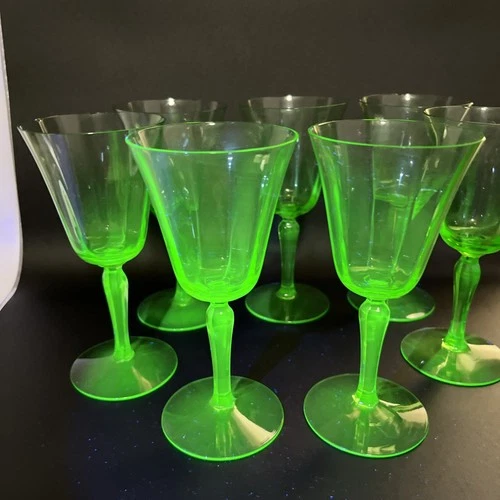 Set of 7 vintage green/uranium Depression Wine Glass Set stem wine Barware READ
