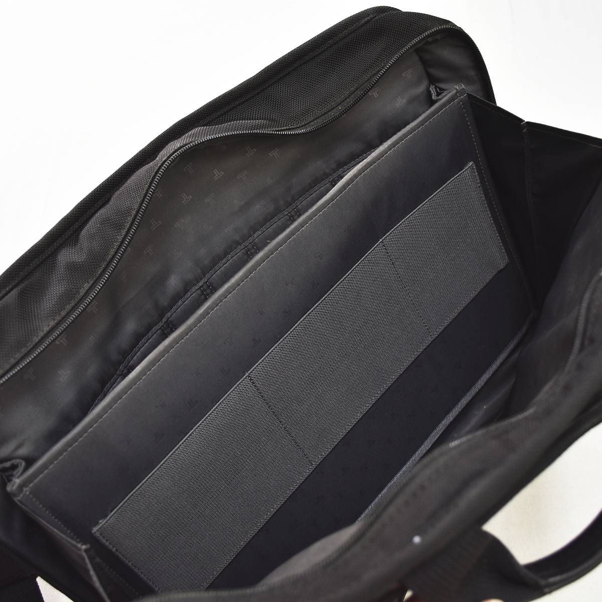 TUMI Compact Large Screen Computer Brief Handbag … - image 5