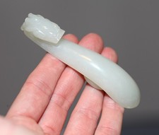 Antique Chinese carved white jade belt hook dragon, Qing Dynasty, 18th century.