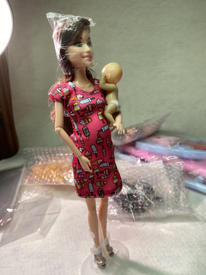 PREGNANT 11.8  NUDE Doll Brunette Carrying Twins And Older Baby
