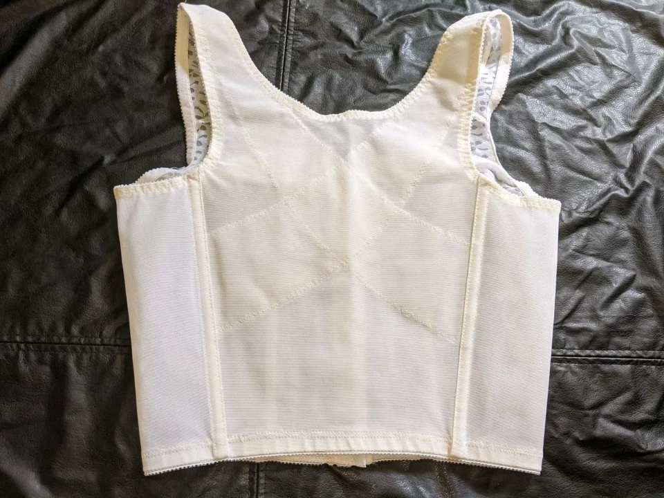 Corsé Vintage Bestform 36 C Cierre Frontal Gancho y Ojo Marfil Foto 2 de 4