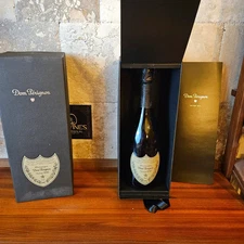 2010 Dom Perignon Brut Champagne in Gift Box [JS-98pts]