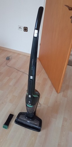 AEG Akkustaubsauger mit Ladestation