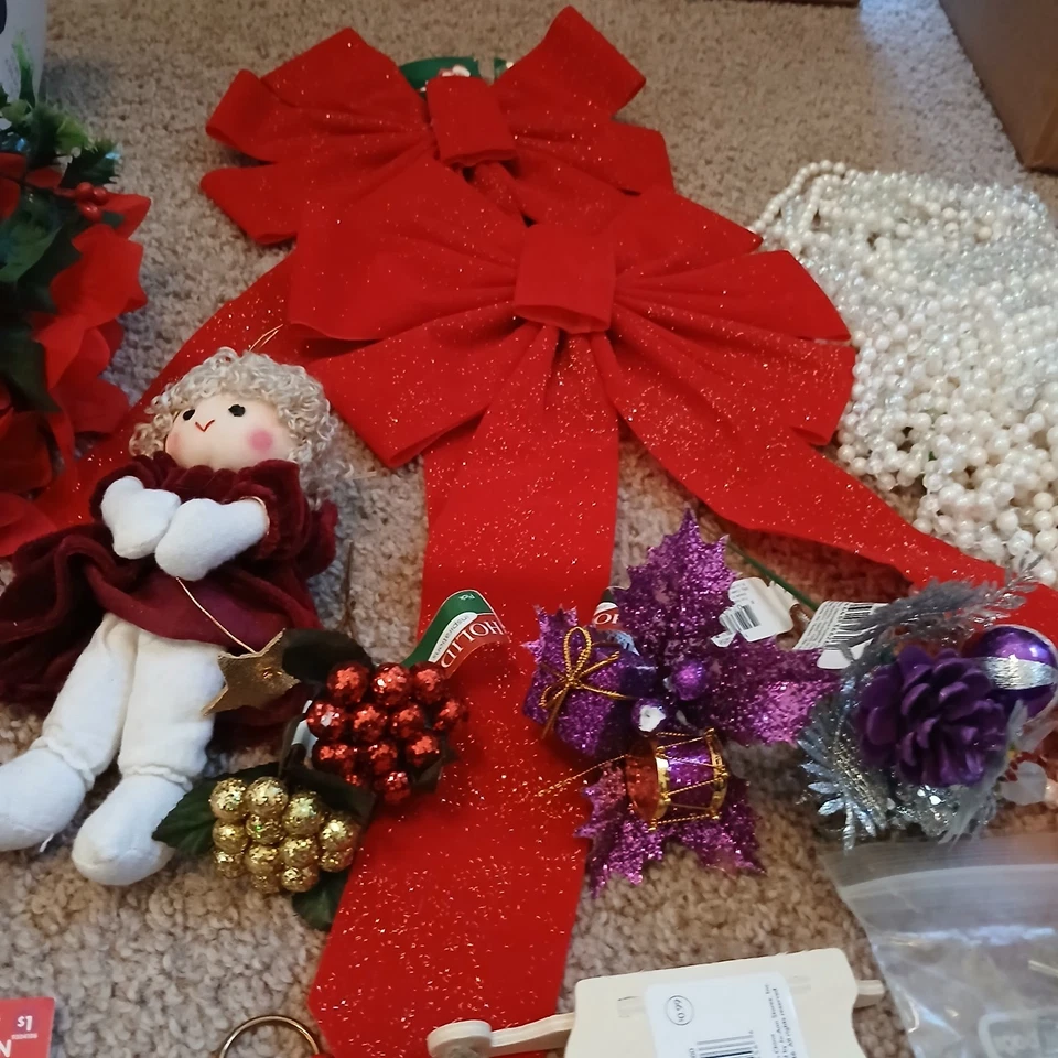 Gran Lote de Suministros de Artesanía de Navidad - Arcos, Cintas, Adornos, Medias, Decoración Foto 2 de 4