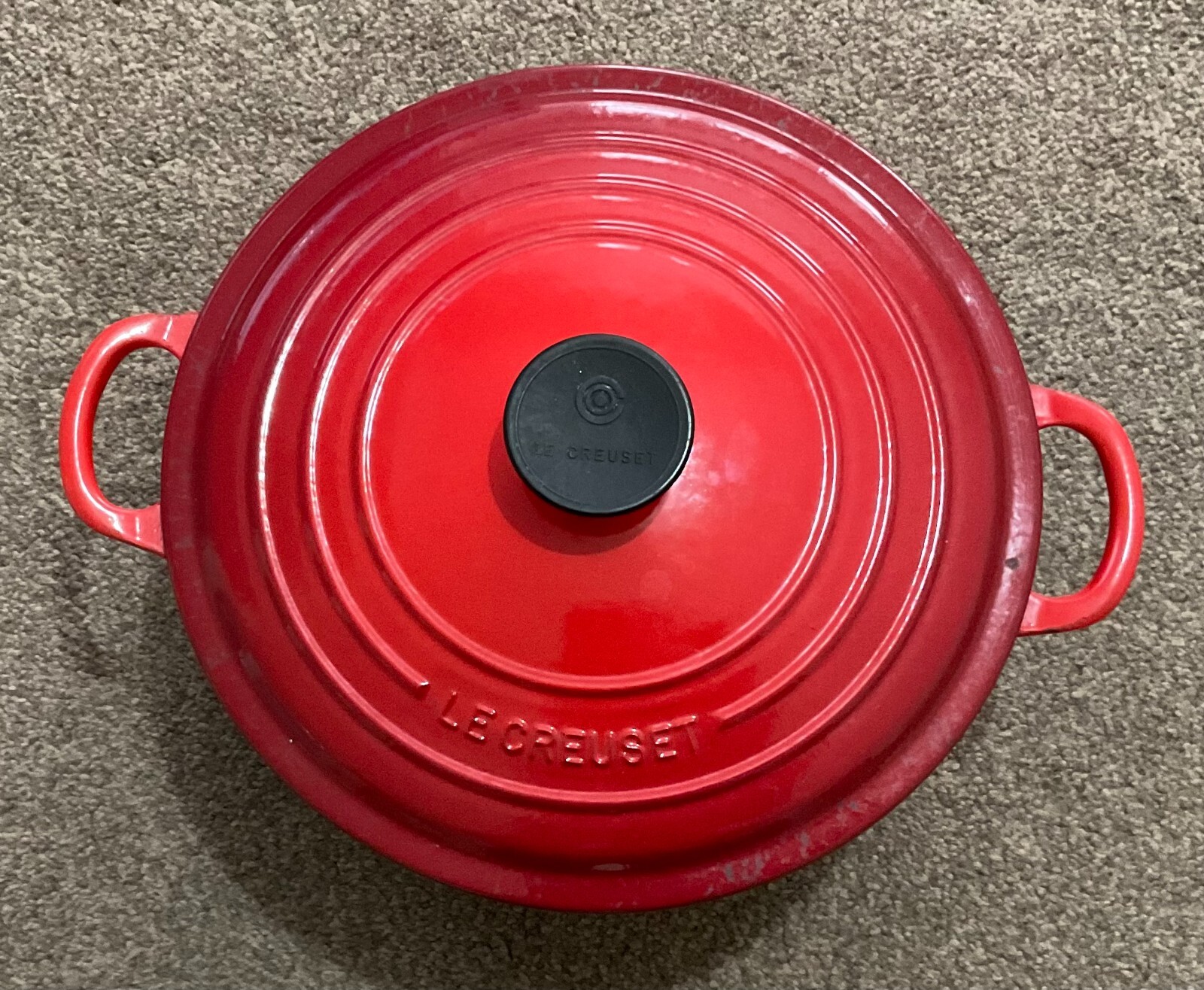 Le Creuset Cast Iron Casserole Dish 26 cm, 5.3L Volcanic Red (Enamel
