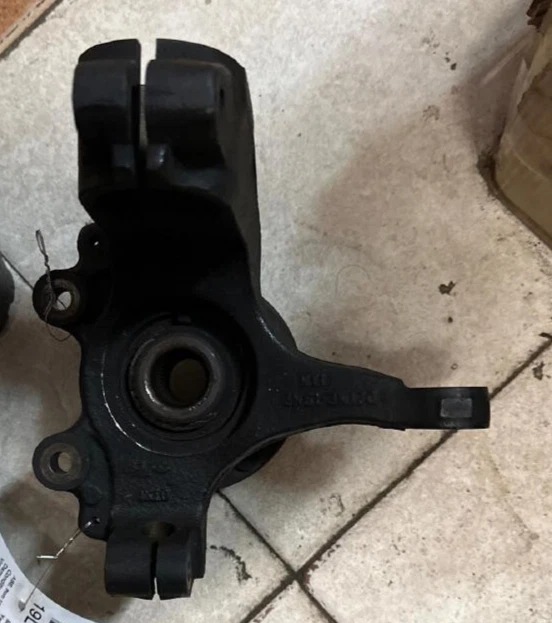 2005-2006 Mazda 3 Front Right Spindle Knuckle Assembly With ABS OEM Tested Foto 2 de 4