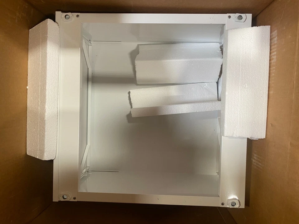 Summit 20英寸白色台灯适用于超高冰箱/冰柜 - PED12 — 第 3/3 张图片