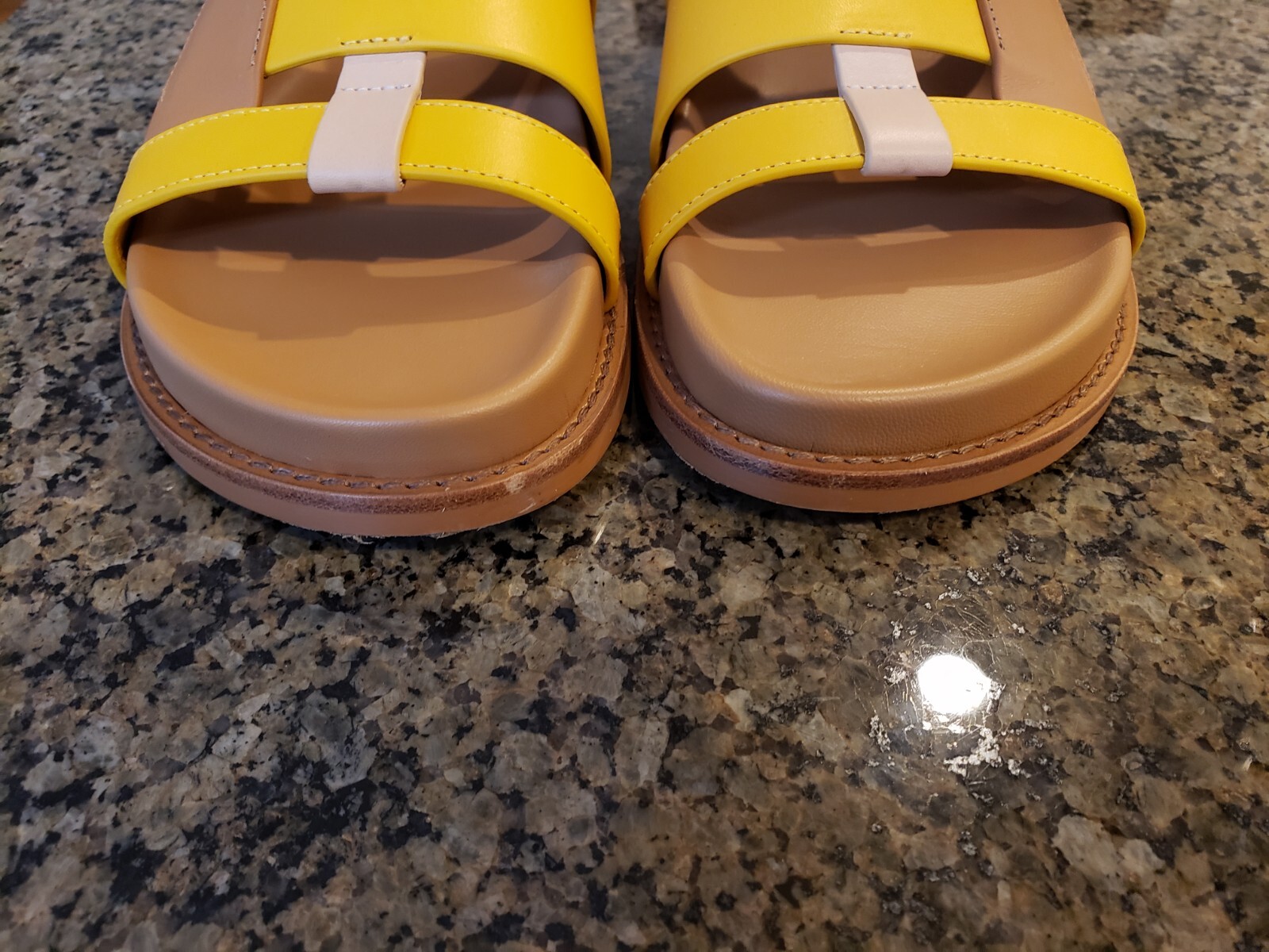 PANTOFOLA D’ORO Sandali Burberry Thelma 37 (giallo marrone beige) prezzo al pubblico consigliato $790