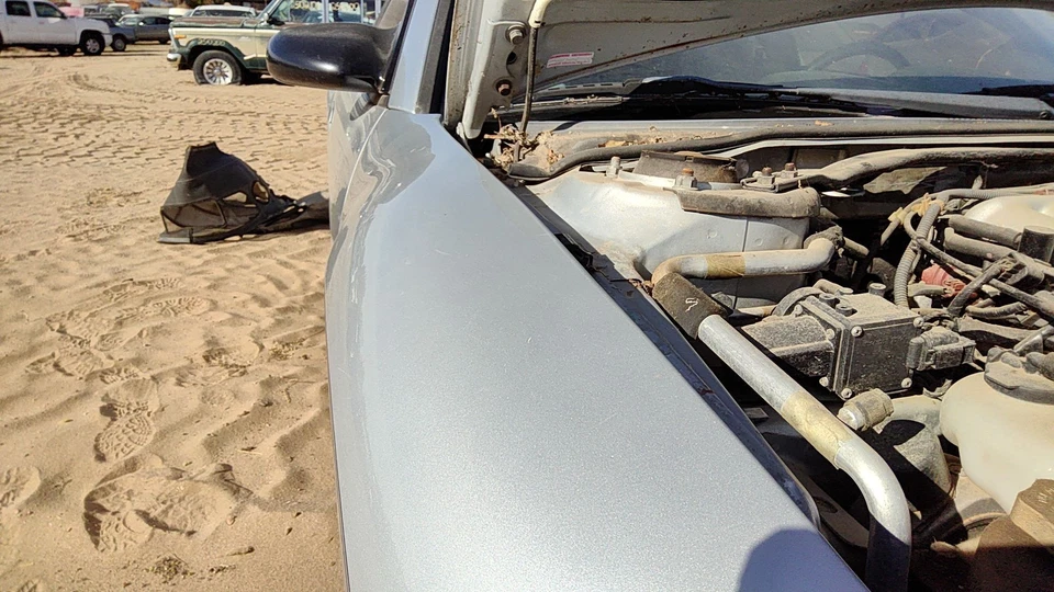 Guardabarros delantero derecho pasajero Mitsubishi Eclipse 2000-2005 A68 plata de ley Foto 4 de 4