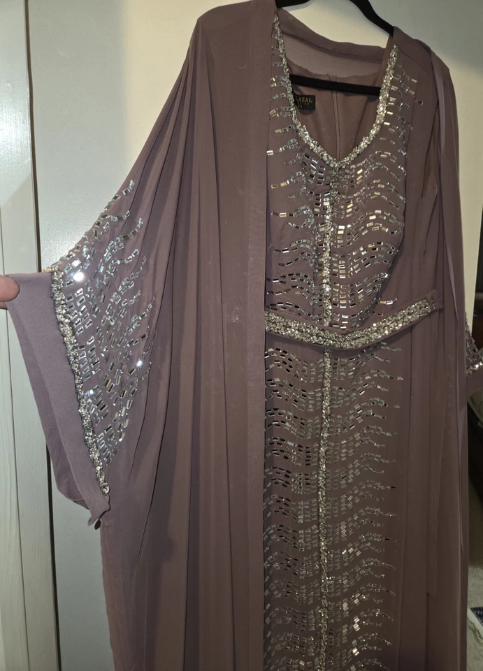 Hermoso caftán adornado - cuentas - malva - talla grande Foto 2 de 4