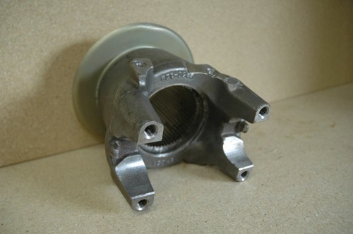 Yoke universal joint transmission M917A2/A3 Dump 2520-01-522-0694 - Picture 2 of 5