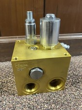 New genuine Parker IC-4204 hydraulic valve body block