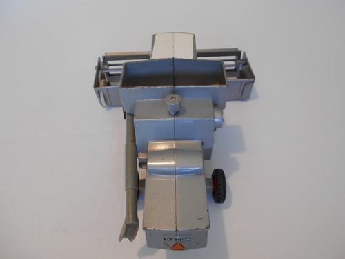 Vintage 1982 Ertl 1:32nd Scale Allis Chalmers Gleaner L3 Combine, #1207, Used - Picture 9 of 19