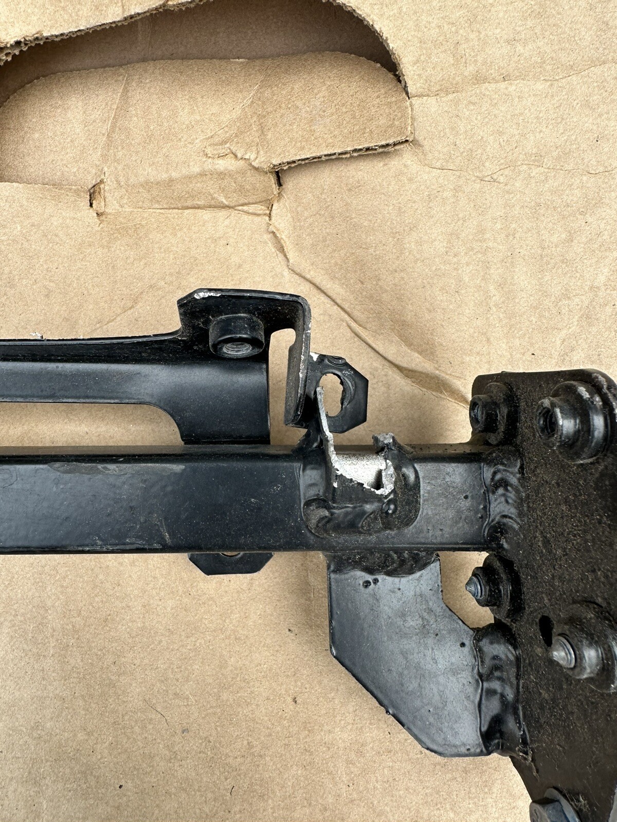 LAMBORGHINI HURACAN REAR BUMPER CROSSMEMBER SUPPORT MOUNT BRACKET OEM 4T0813753D