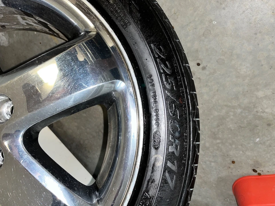 Rodas cromadas Pontiac g6, pneus sentury. 225/50 R17 - Imagem 3 de 3