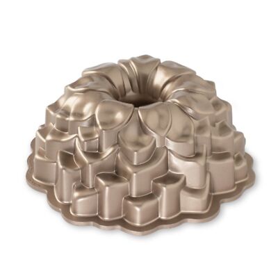 Nordic Ware Blossom Bundt Cake Pan