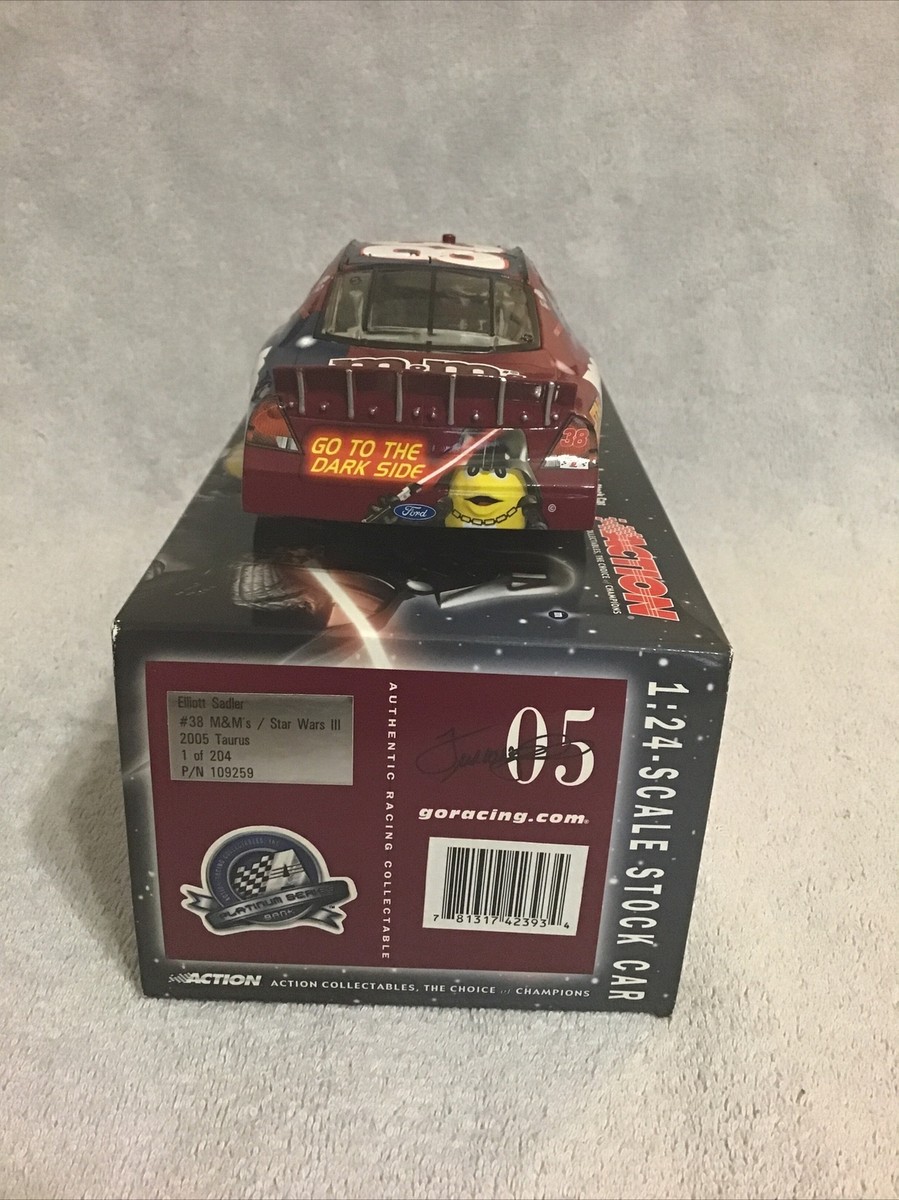 2005 Action ELLIOTT SADLER #38 M & M's / Star Wars III CWB 1/24