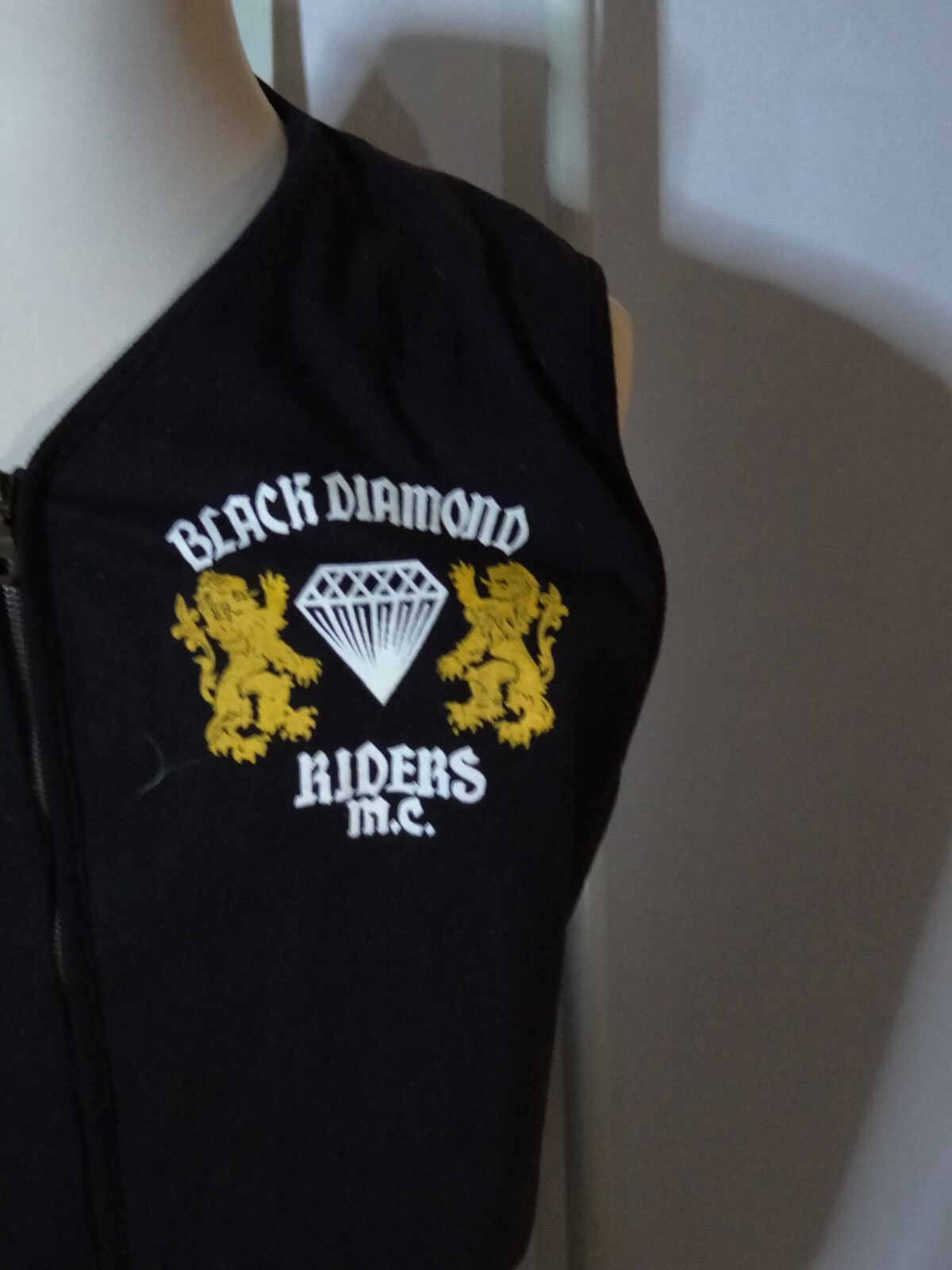 BLACK DIAMOND RIDERS OLDEST MOTORCYCLE CLUB IN CANADA 1 CLOTH VEST